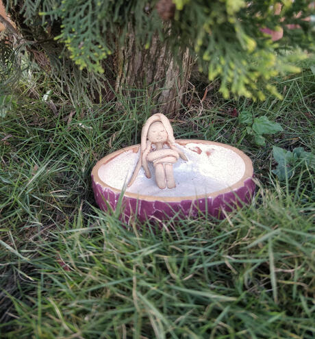 Girl in the Nook Bowl